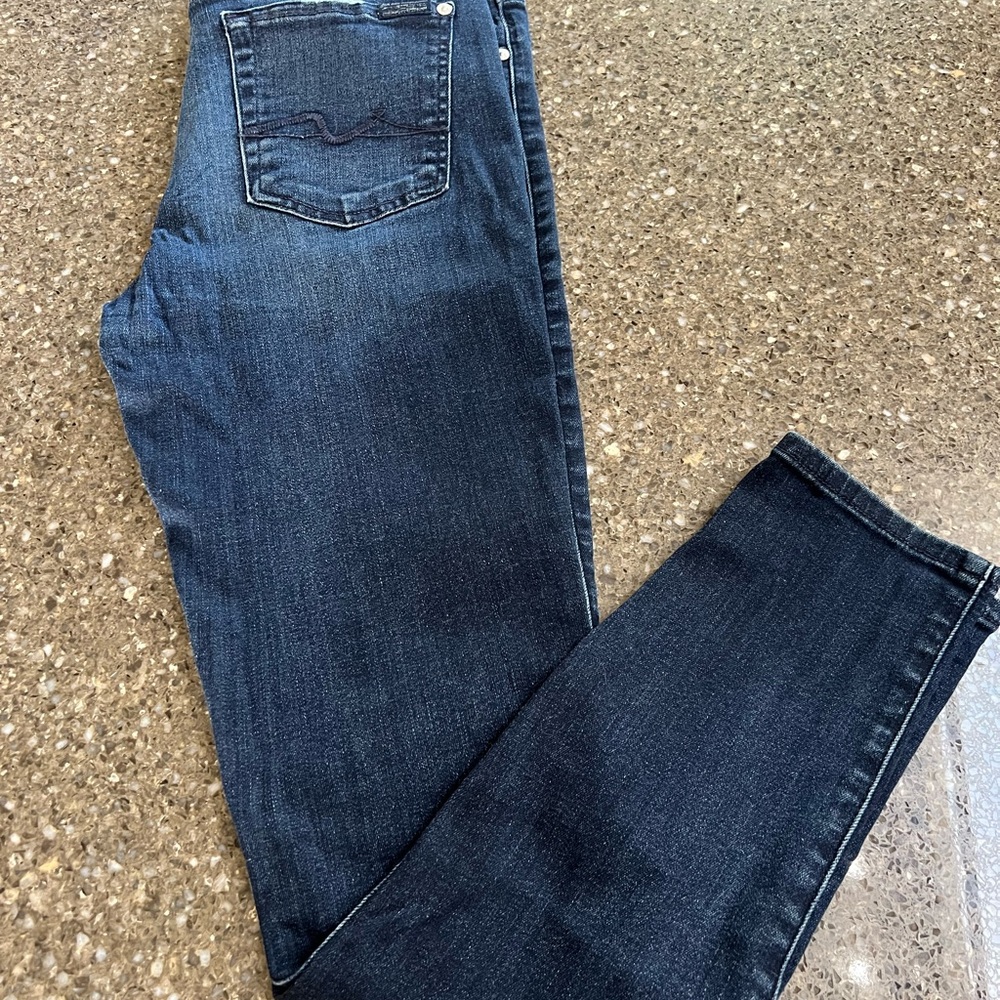 7 For All Mankind Gwenevere Dark Wash Skinny Jeans with Stretch Size 28 or 6 EUC